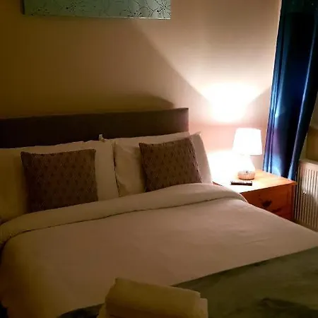 The Auld Triangle Bed and breakfast